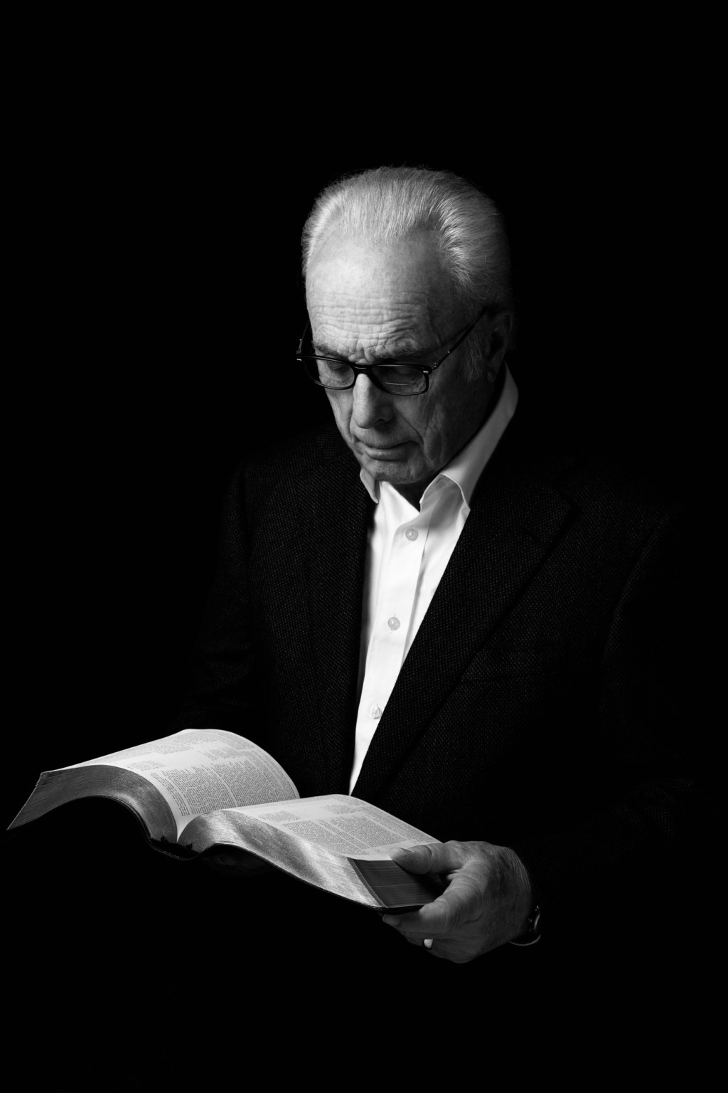 Dive Deep into John MacArthur’s Teachings: Must-Read&nbsp;Books